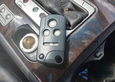 2011 Acura Rl 3.7 from USA, damaged, VIN JH4KB2F61BC000373